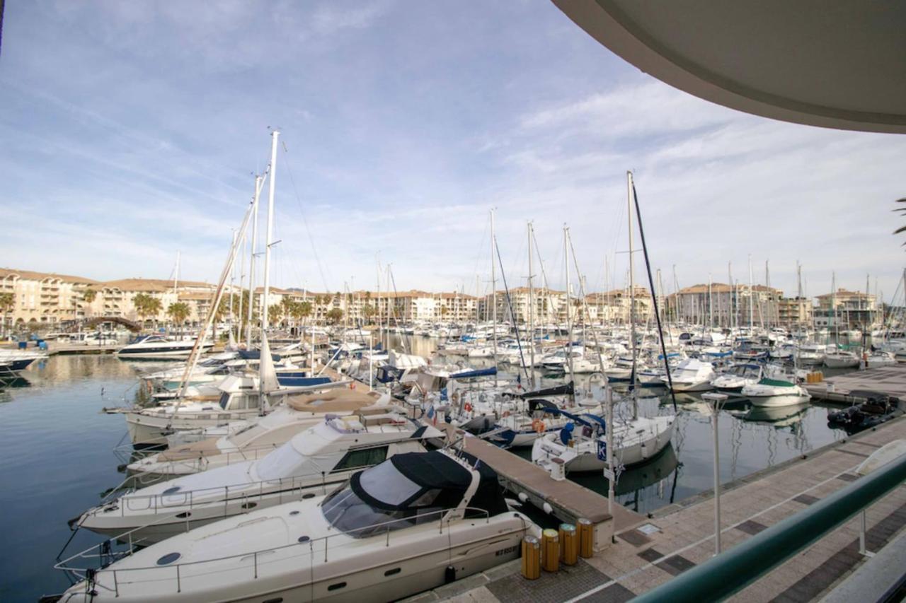 Apartment With Balcony And View On The Port Fréjus 외부 사진